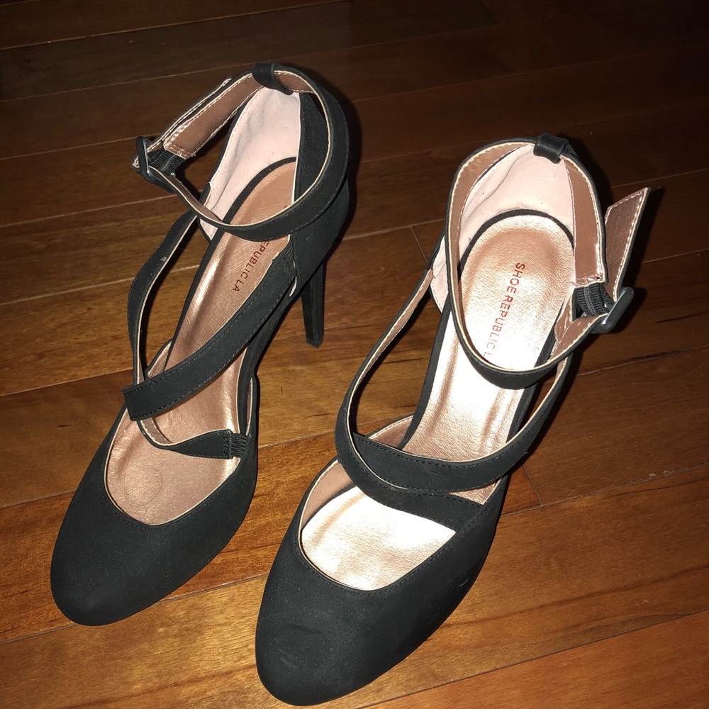 Black Satin Convertible Heels 👠